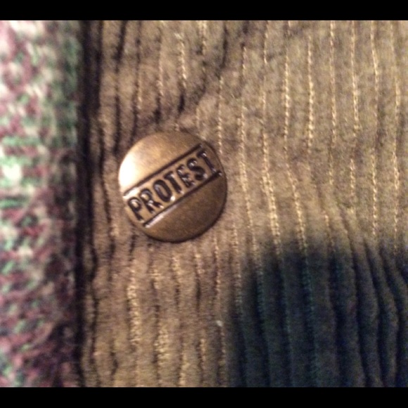Corduroy vest women’s Protesr Clothing size small - Picture 7 of 7